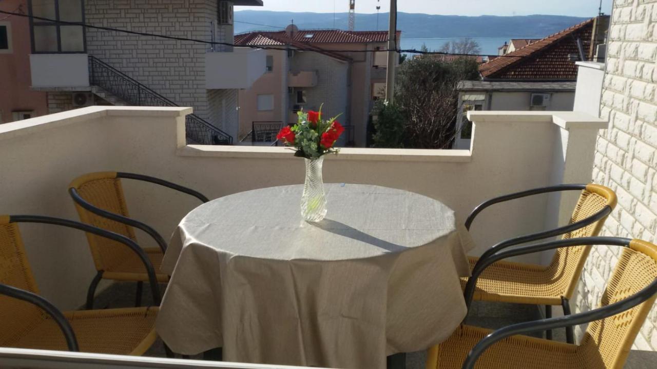 Apartment Biskupovic Dugi Rat Buitenkant foto