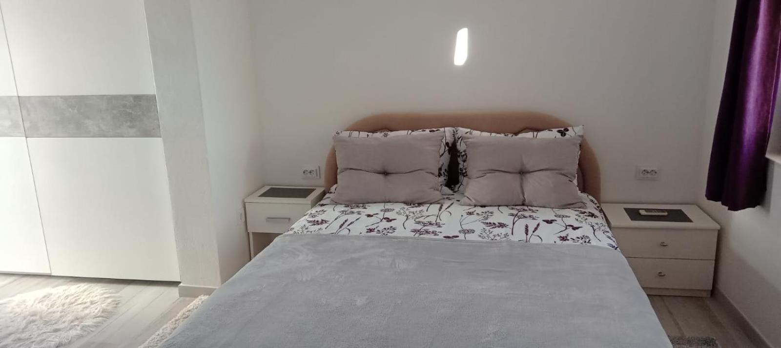 Apartment Biskupovic Dugi Rat Buitenkant foto