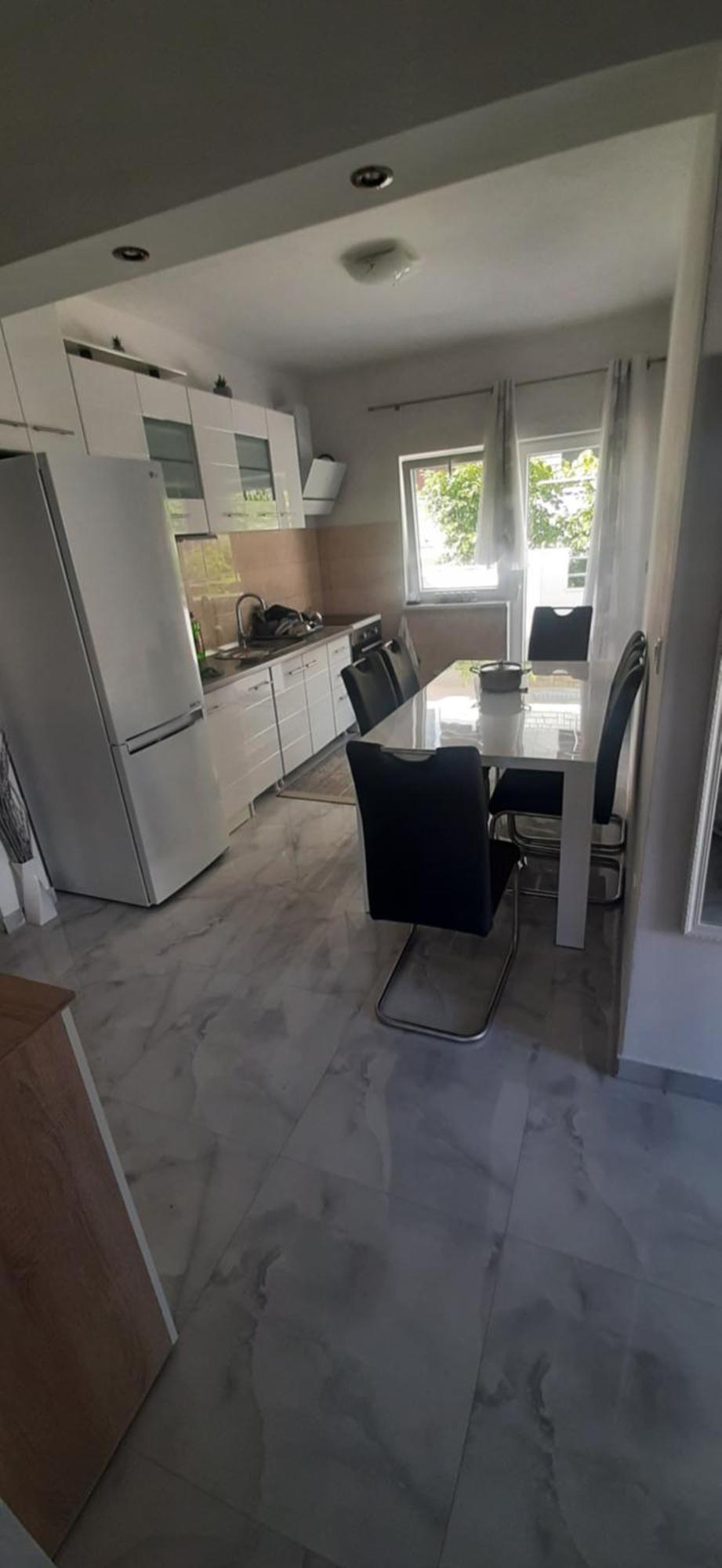 Apartment Biskupovic Dugi Rat Buitenkant foto