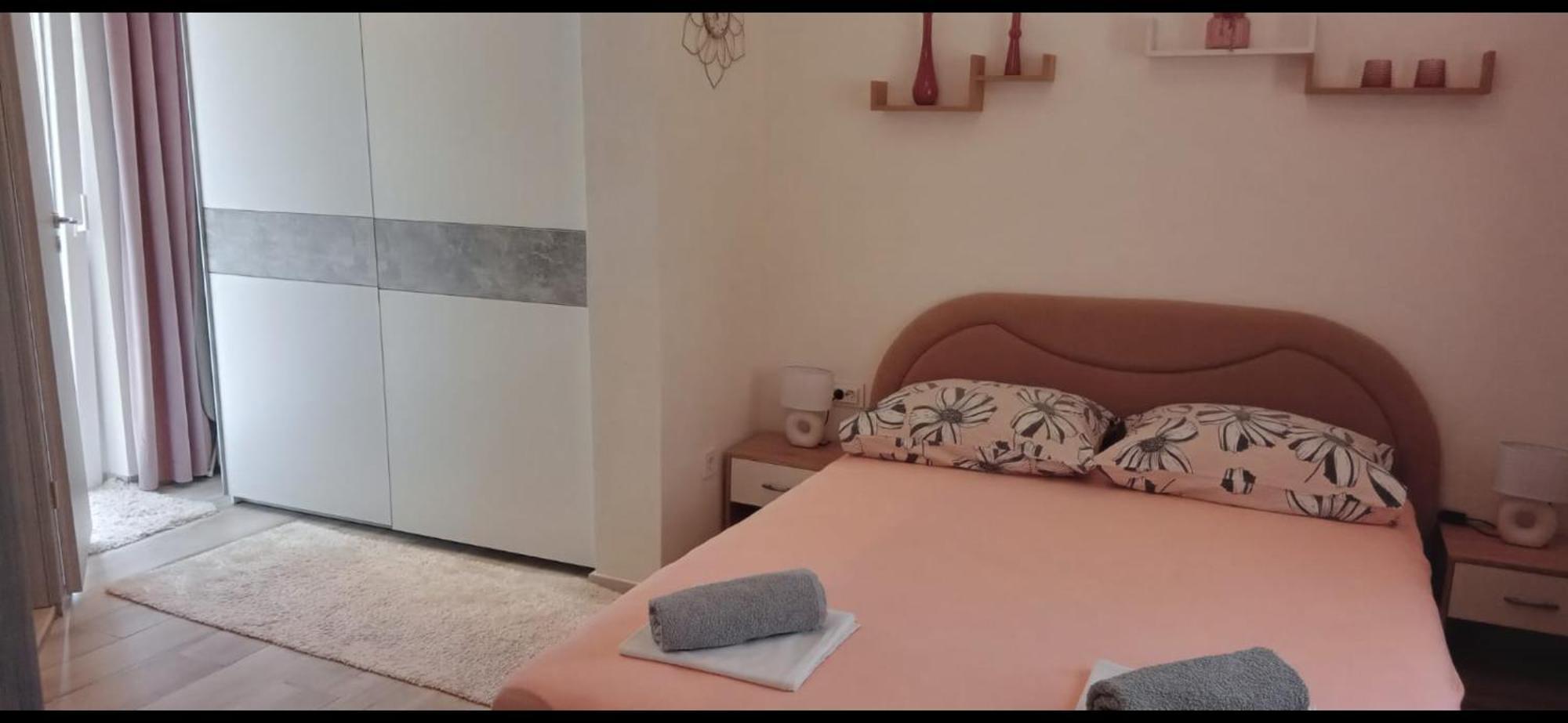 Apartment Biskupovic Dugi Rat Buitenkant foto