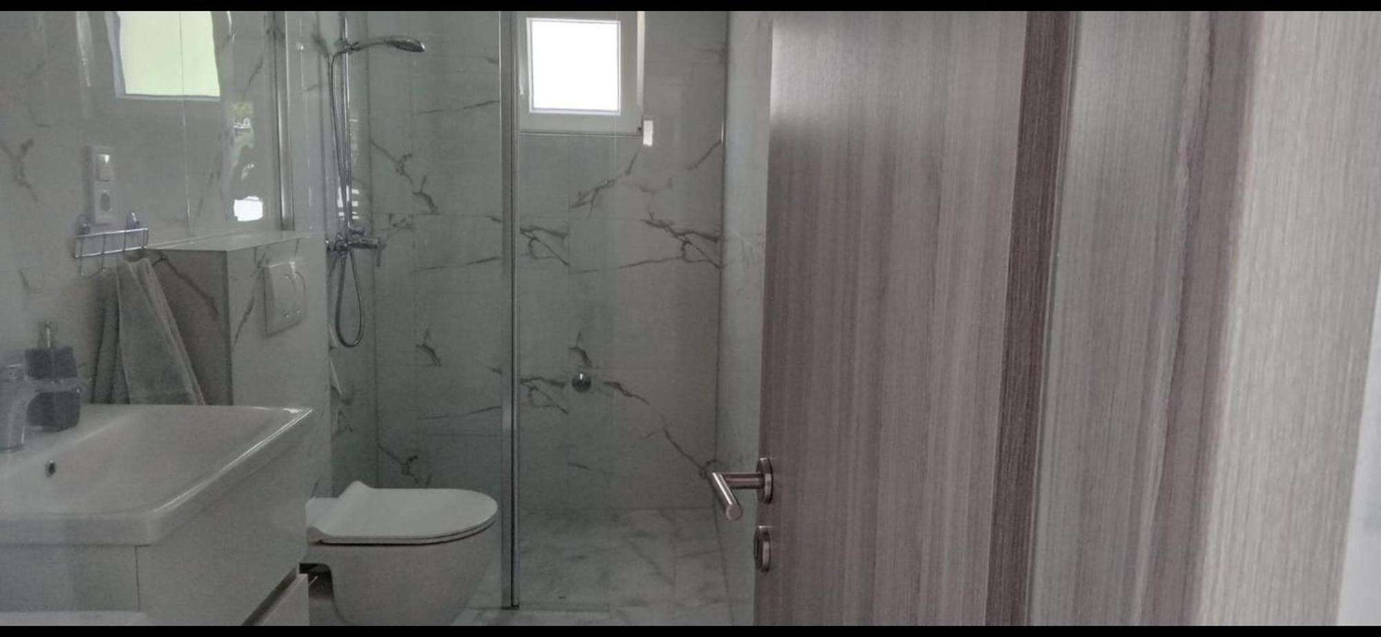 Apartment Biskupovic Dugi Rat Buitenkant foto