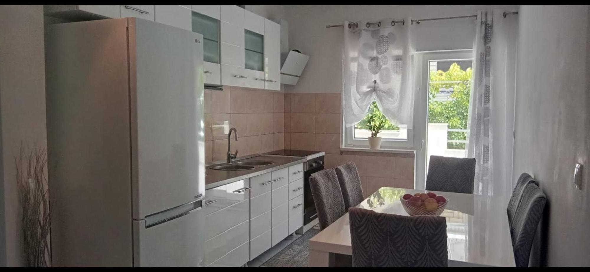 Apartment Biskupovic Dugi Rat Buitenkant foto